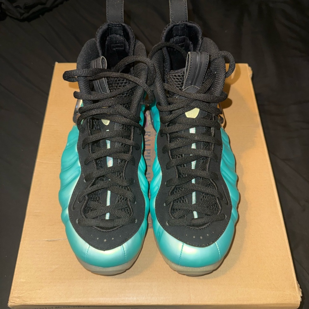 Nike Air Foamposite One black and blue 9.5 no box or insole clean